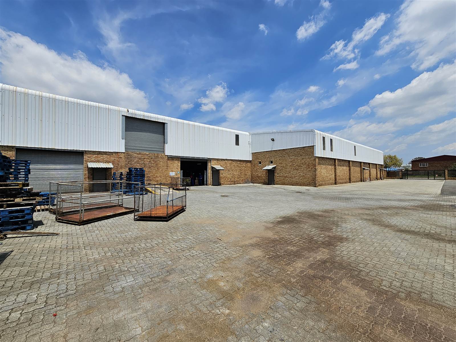 3600  m² Industrial space in Alrode photo number 2