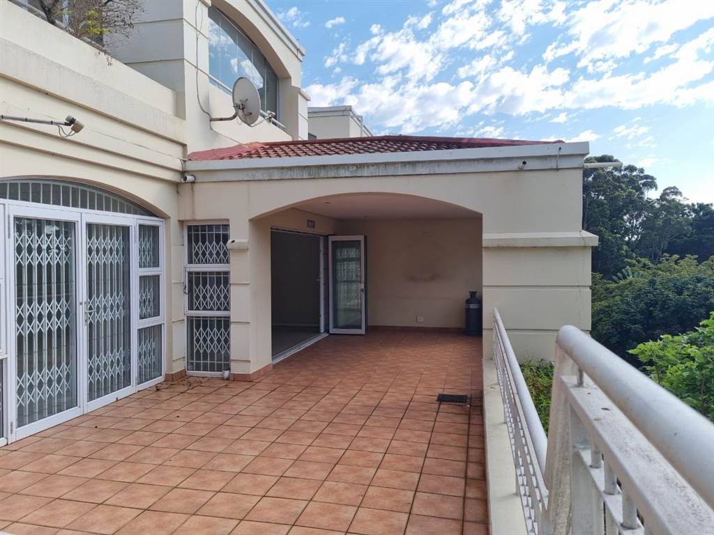 3 Bed Apartment in La Lucia photo number 1