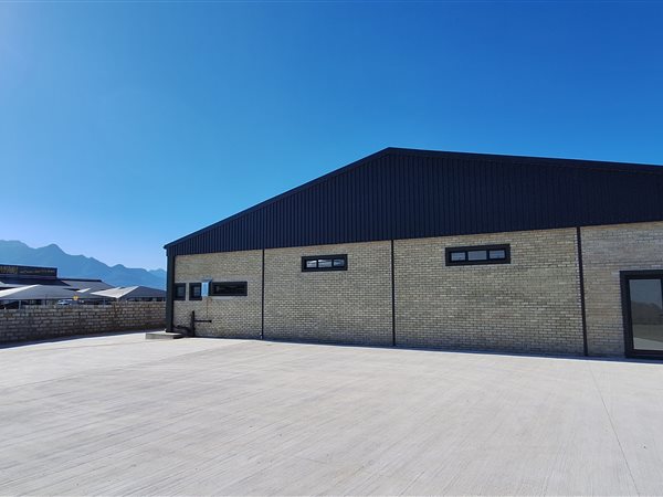 220  m² Commercial space