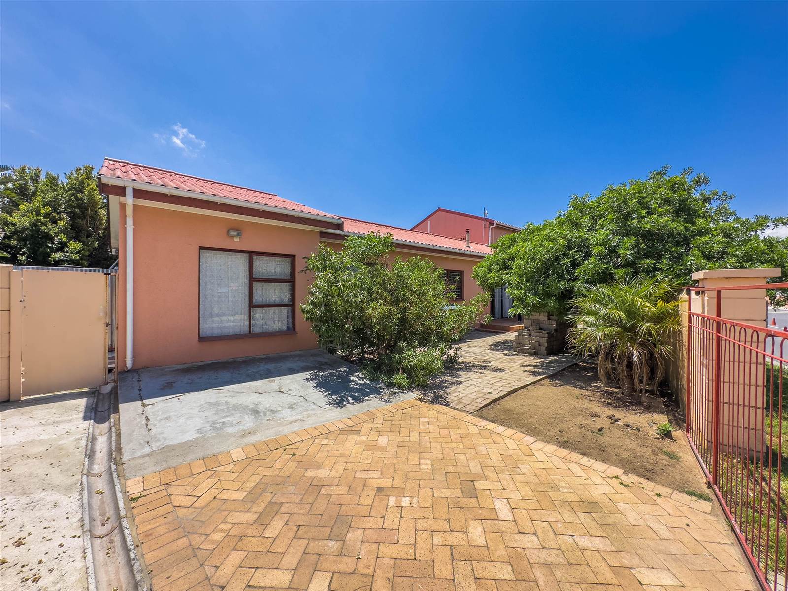 4 Bed House in Gordons Bay Central photo number 18