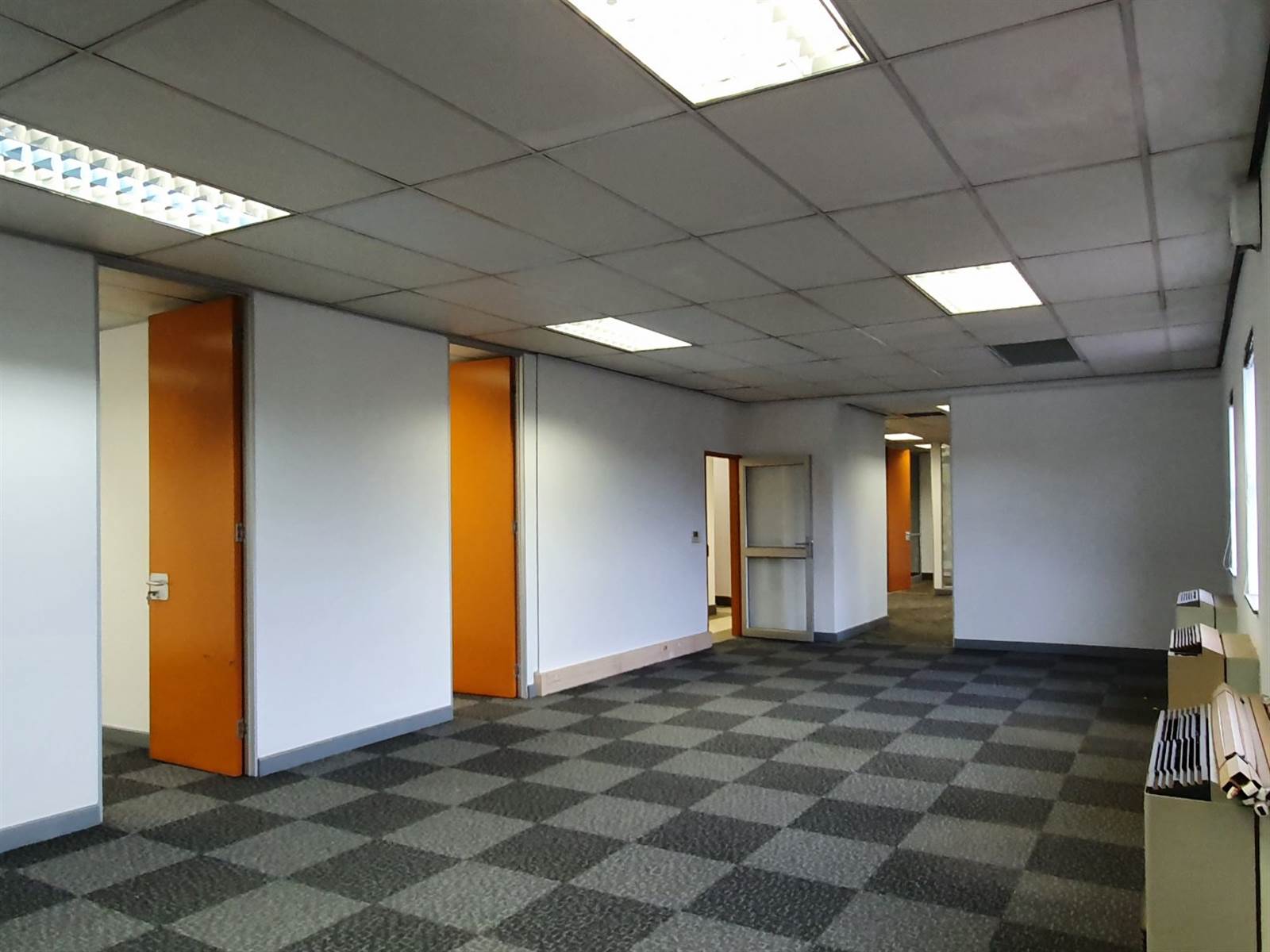 320  m² Commercial space in Fourways photo number 11