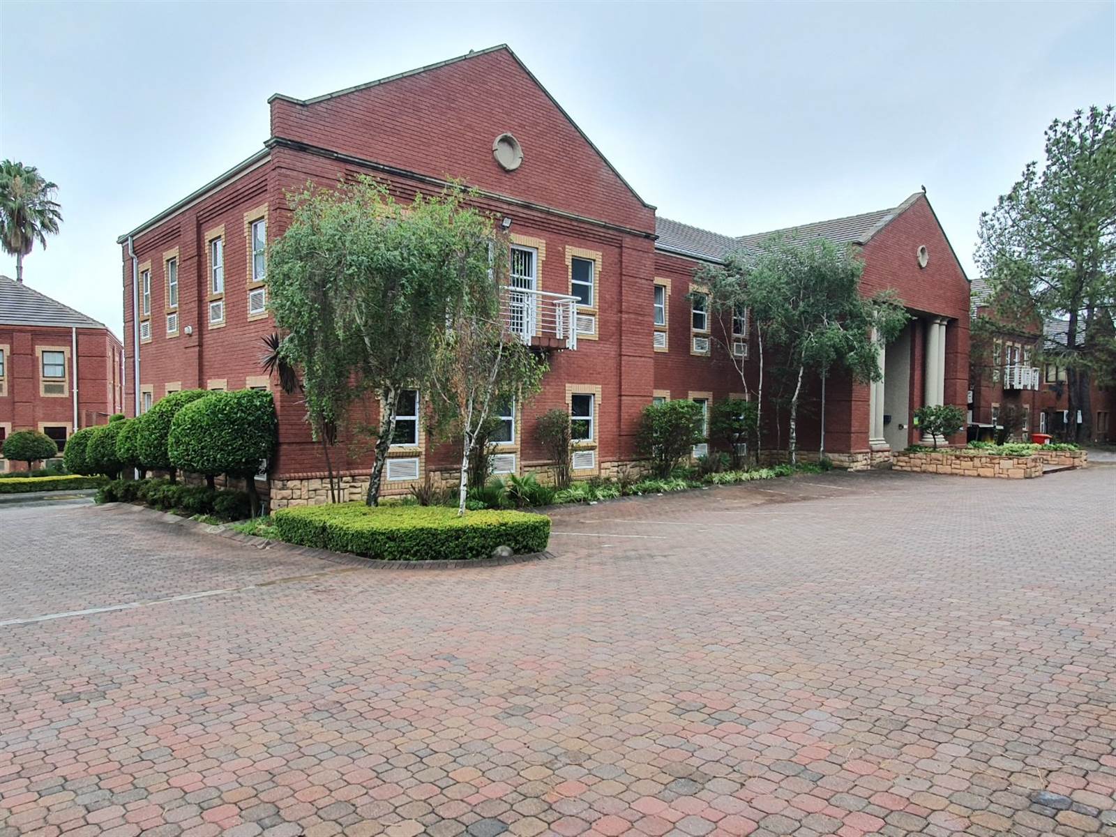 320  m² Commercial space in Fourways photo number 1