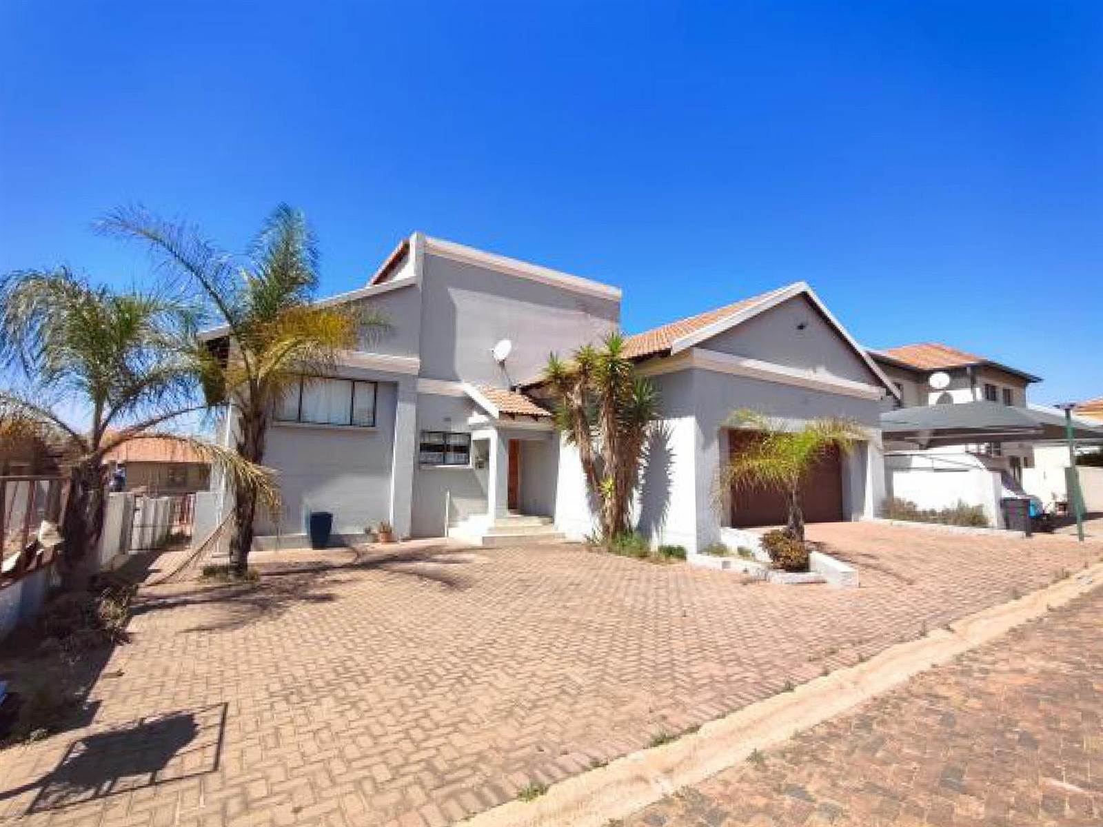 3 Bed House in Kungwini Country Estate photo number 2