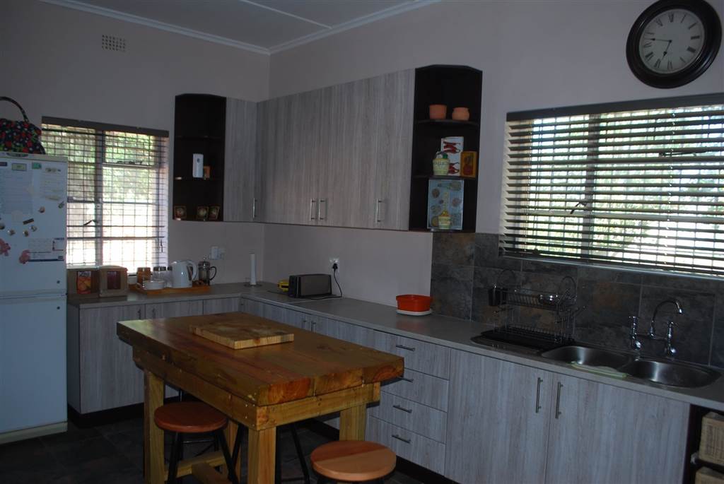 4 Bed House in Tulbagh photo number 10