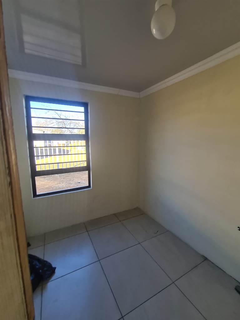 2 Bed House in Mangaung photo number 4