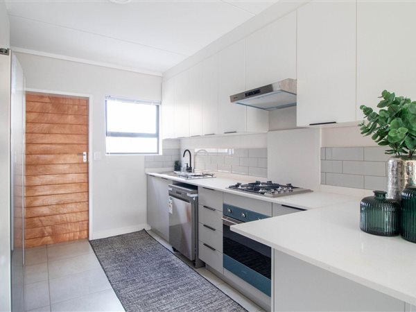 3 Bedroom Townhouse 3 Bedroom Townhouse