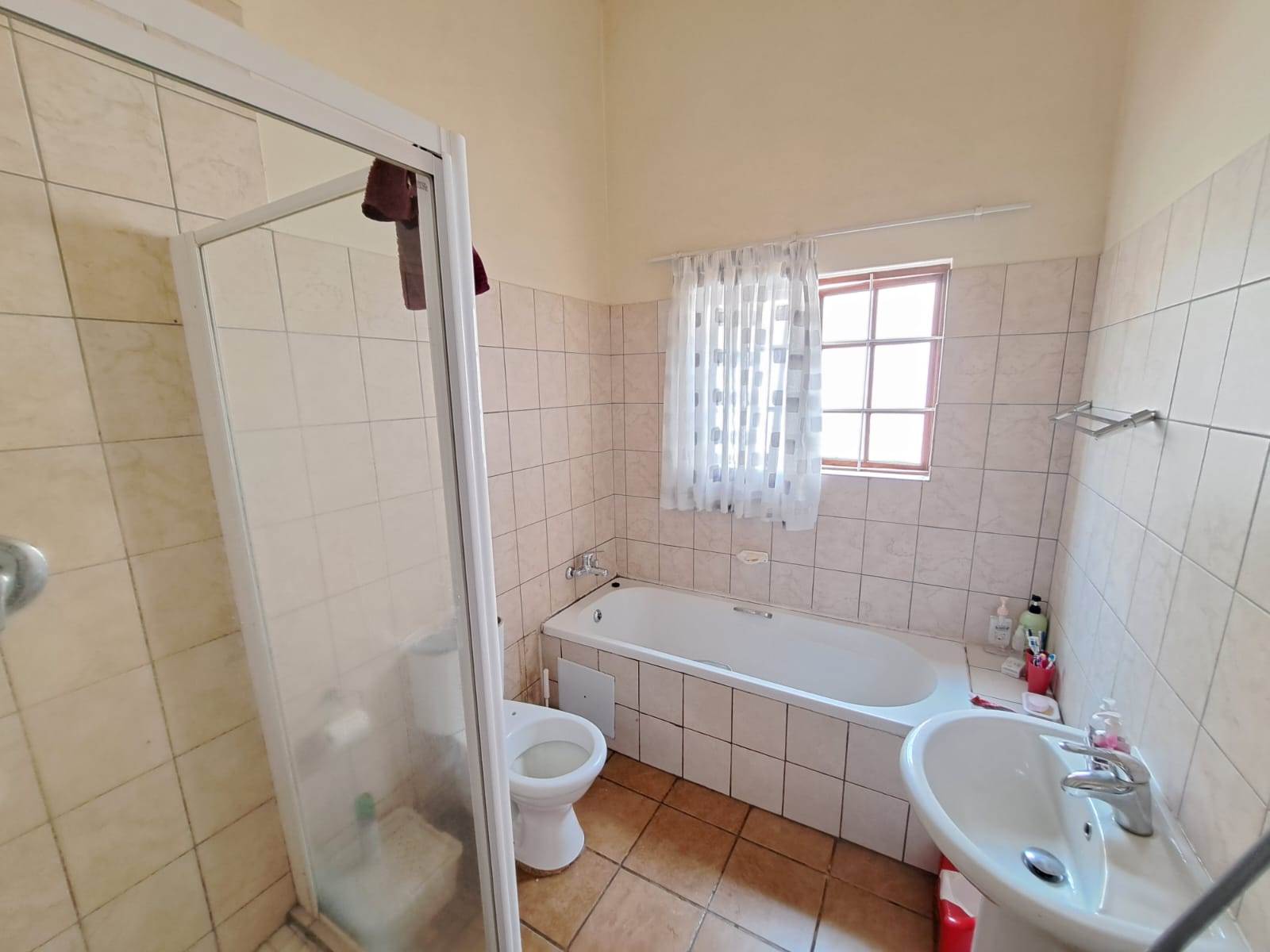 2 Bed Townhouse in Waterval East photo number 8