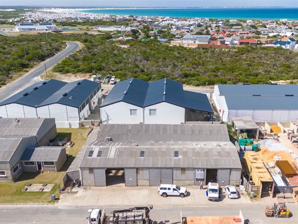 756  m² Industrial space