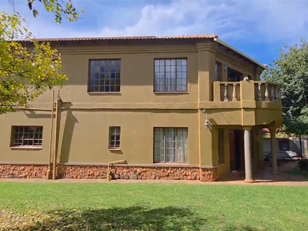 6 Bedroom House 6 Bedroom House