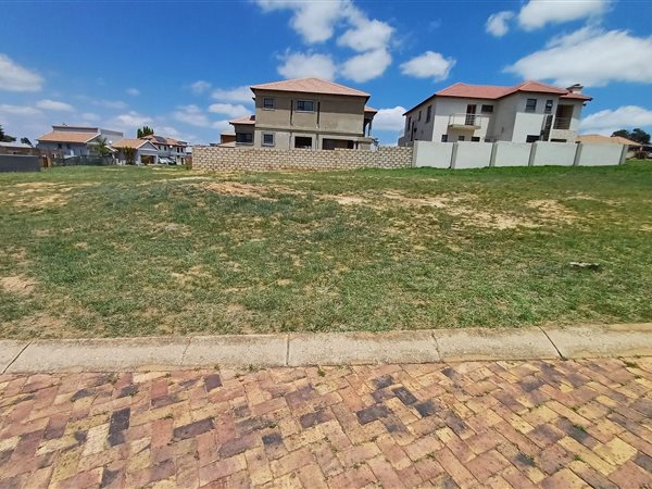 468 m² Land available in Bronkhorstbaai