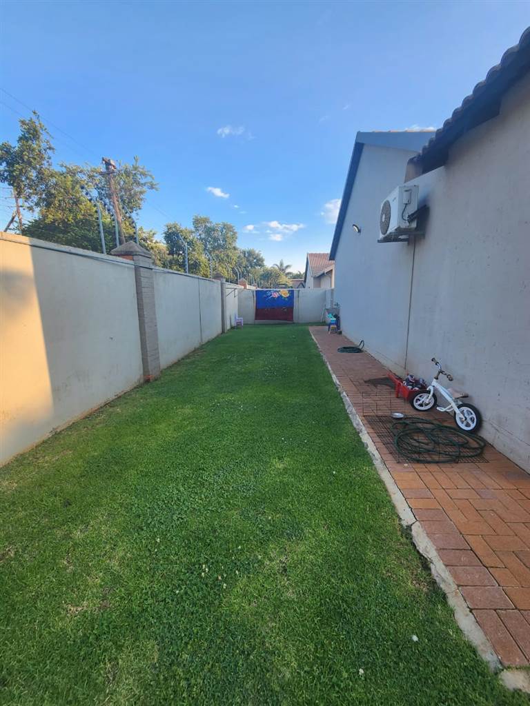4 Bed House in Raslouw Manor photo number 16