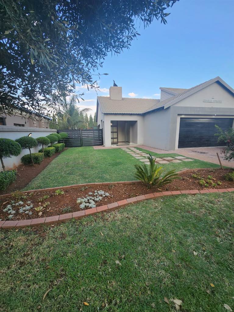4 Bed House in Raslouw Manor photo number 1