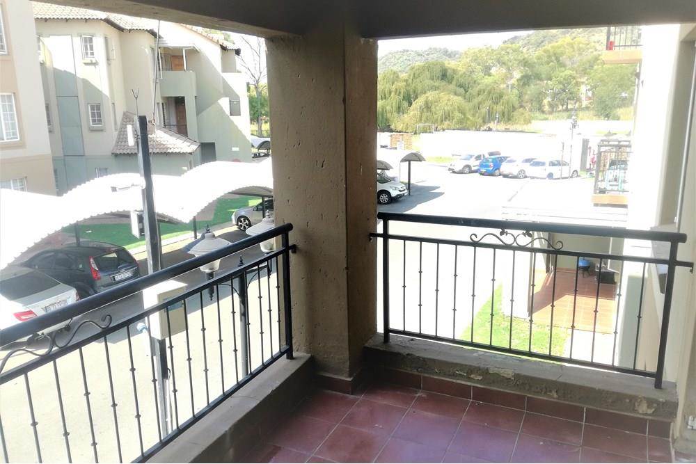 2 Bed Apartment in Meredale photo number 23