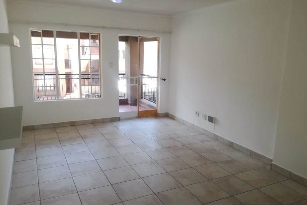 2 Bed Apartment in Meredale photo number 3