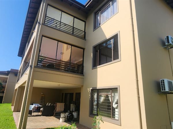 4 Bed Apartment in Uvongo