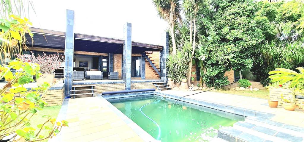 4 Bed House in Plattekloof photo number 3