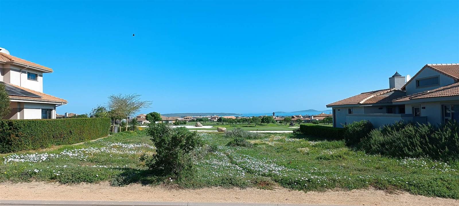 748 m² Land available in Langebaan Country Estate photo number 5