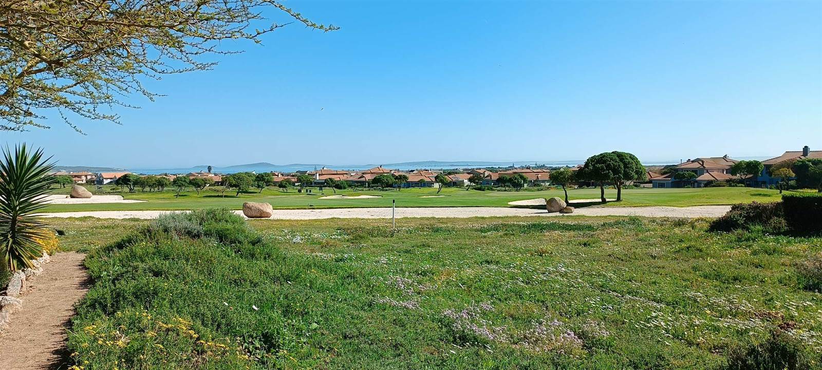 748 m² Land available in Langebaan Country Estate photo number 1