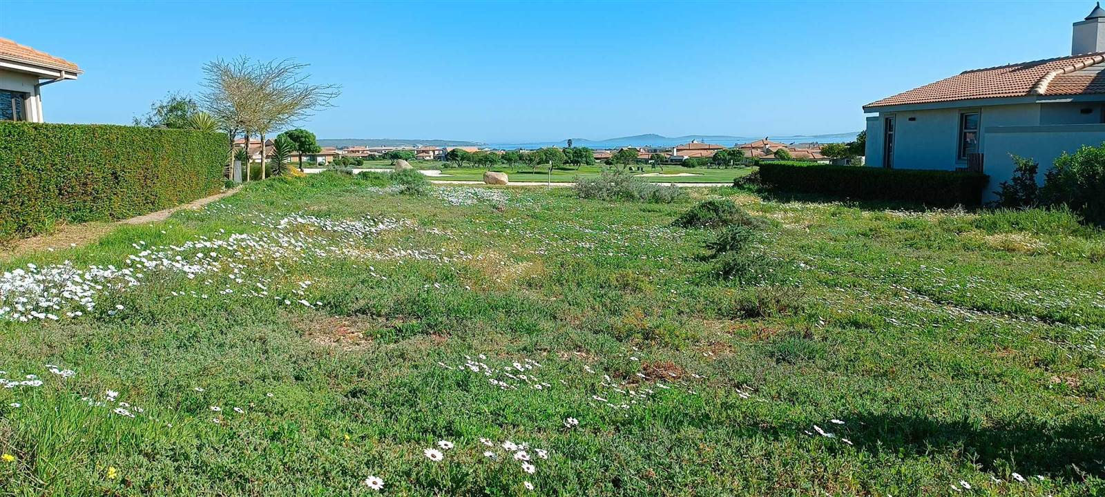 748 m² Land available in Langebaan Country Estate photo number 2