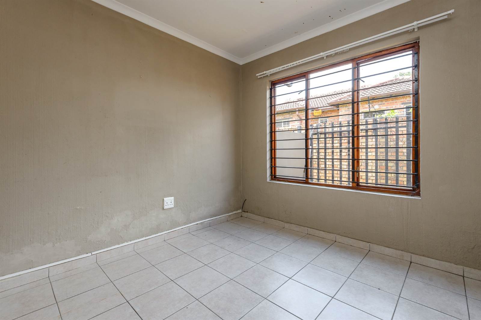 3 Bed Townhouse in Radiokop photo number 9