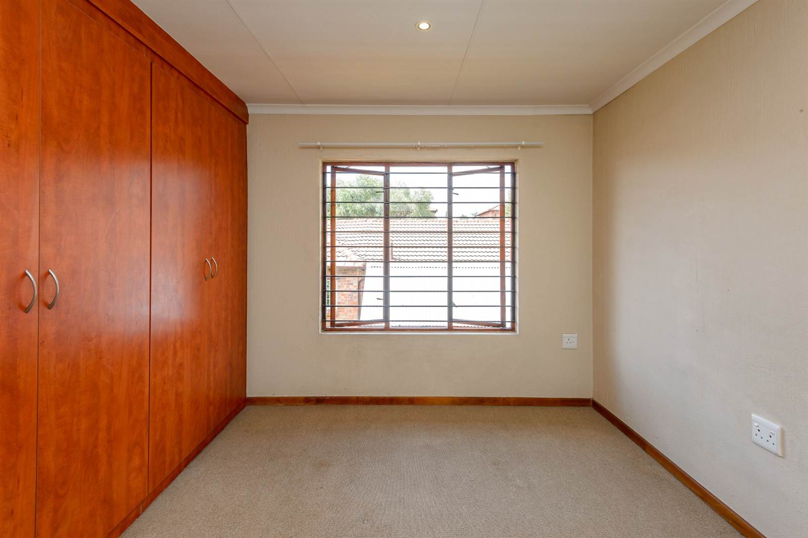 3 Bed Townhouse in Radiokop photo number 15