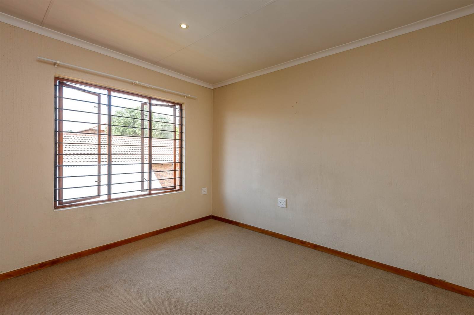 3 Bed Townhouse in Radiokop photo number 14