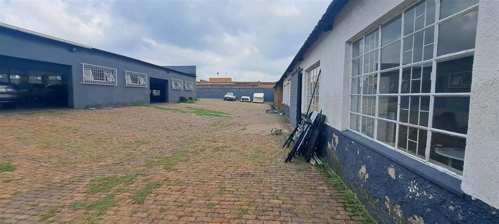 1100  m² Commercial space in Middelburg Central photo number 5