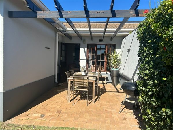 3 Bed Apartment in Edgemead