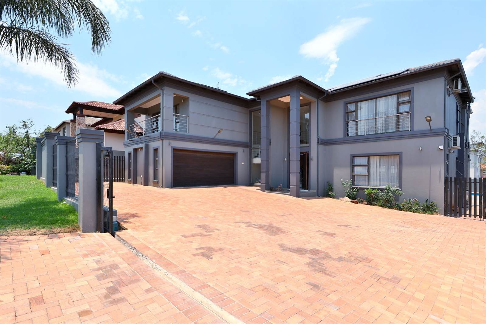 5 Bed House in Kyalami photo number 2