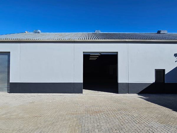 364  m² Industrial space