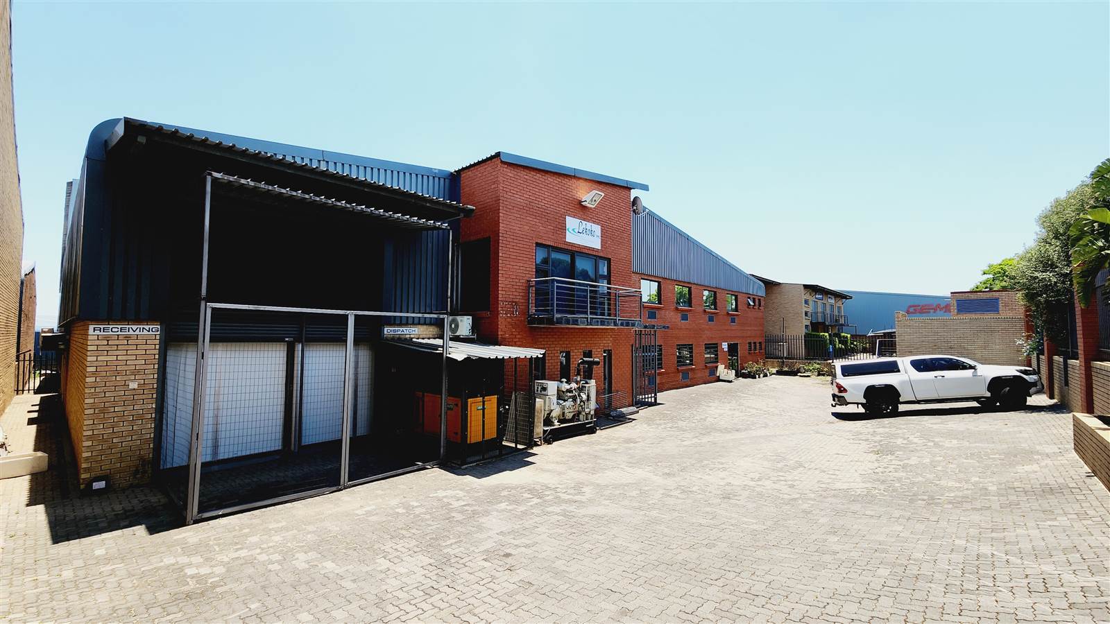 846  m² Industrial space in North Riding photo number 1