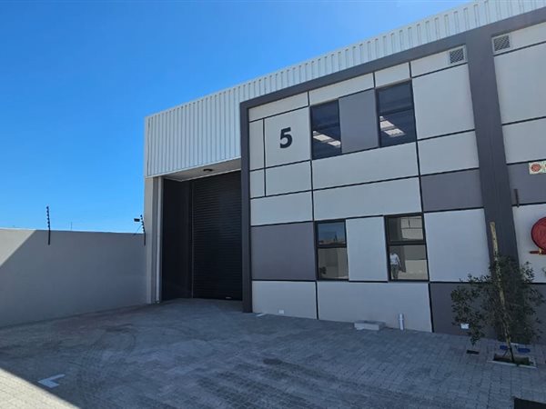 132  m² Industrial space