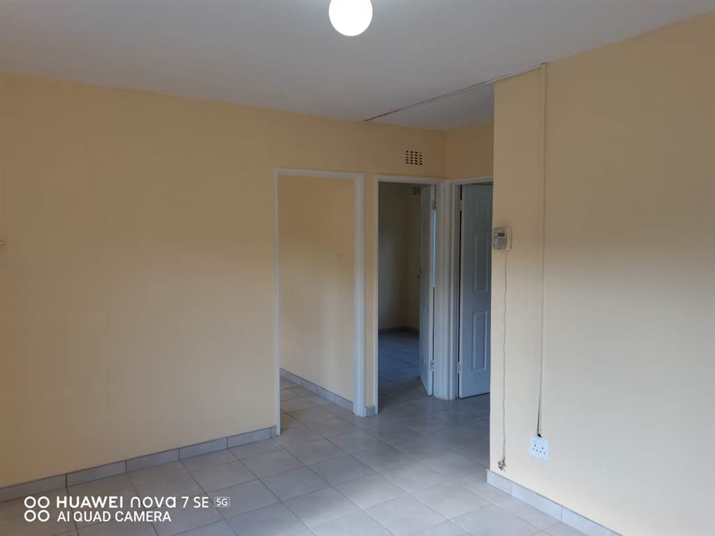 2 Bed Apartment in Mountview photo number 6