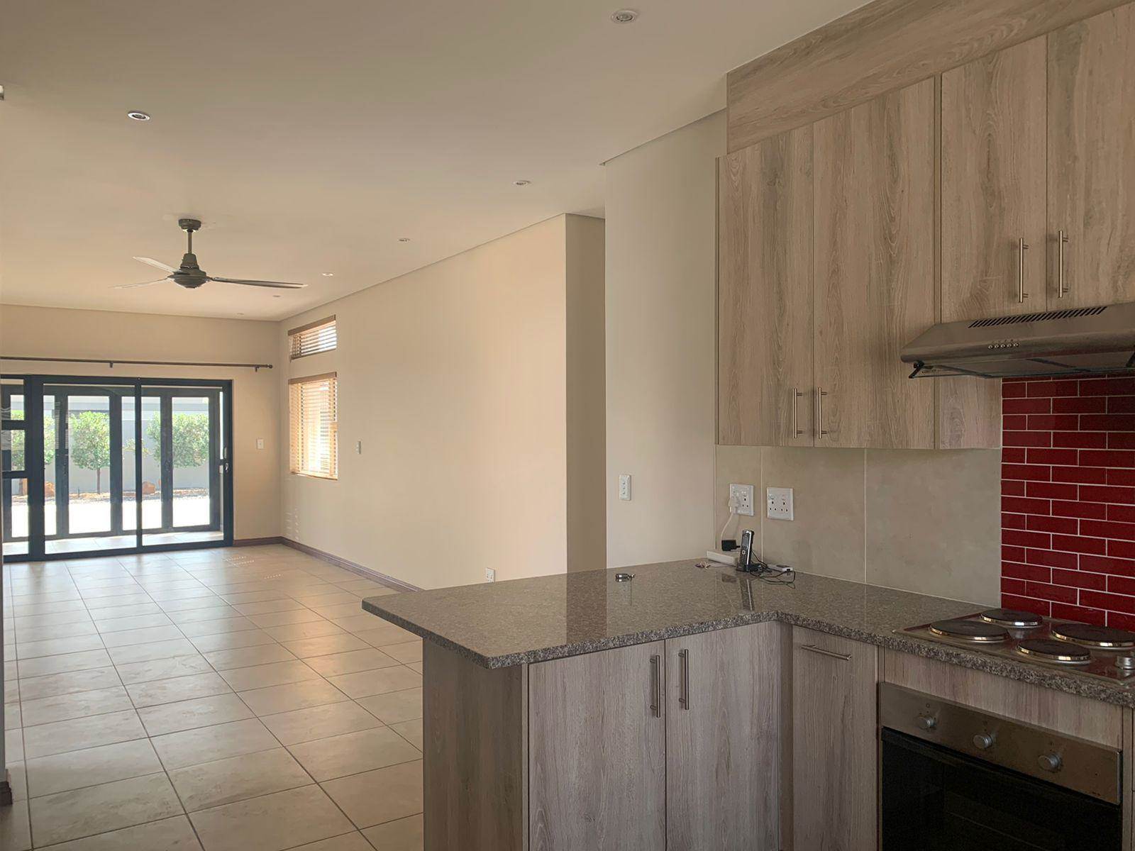 3 Bed House in Eastland Mature Lifestyle Estate photo number 17