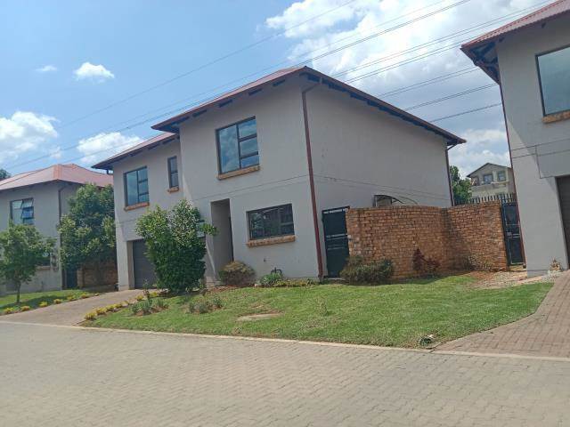 3 Bed Cluster in Fourways photo number 29