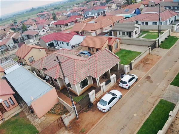 3 Bedroom House 3 Bedroom House