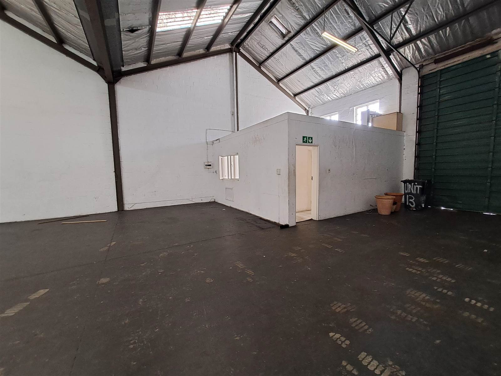 210  m² Industrial space in Airport Industria photo number 5