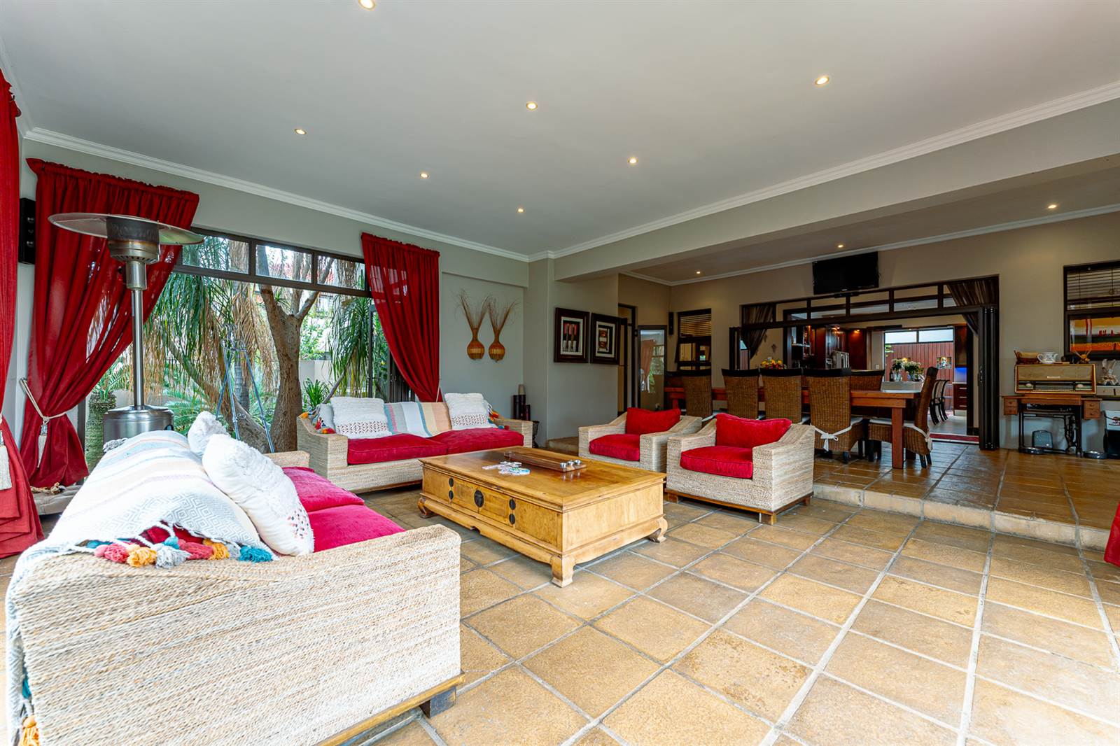 4 Bed House in Ruimsig Country Estate photo number 13