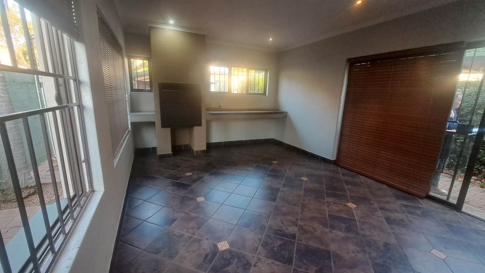 2 Bed House in Rietfontein photo number 6