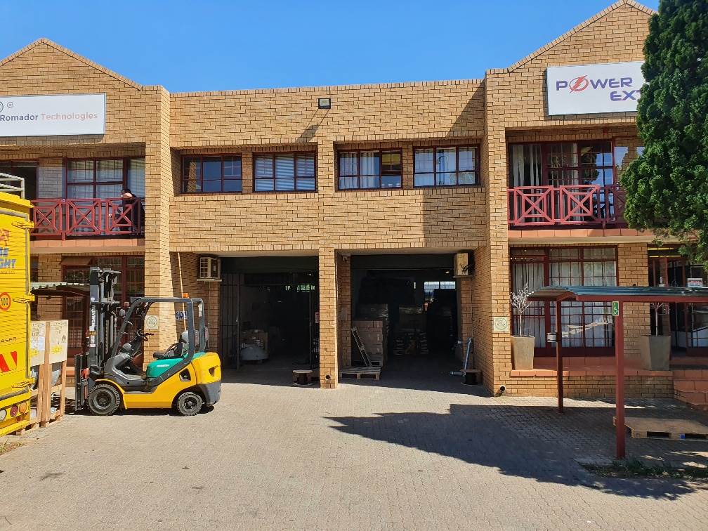 760  m² Industrial space in Highveld photo number 1