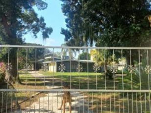 4 Bedroom House 4 Bedroom House