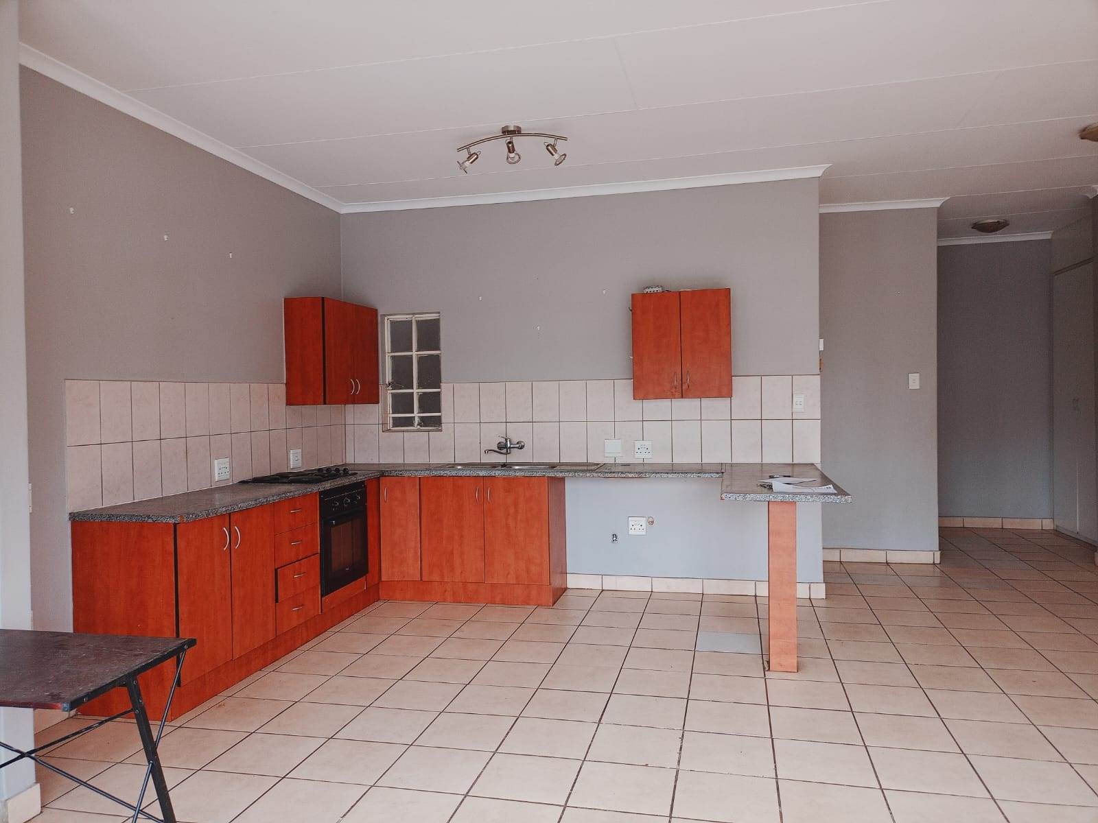 2 Bed Apartment in Brakpan North photo number 3