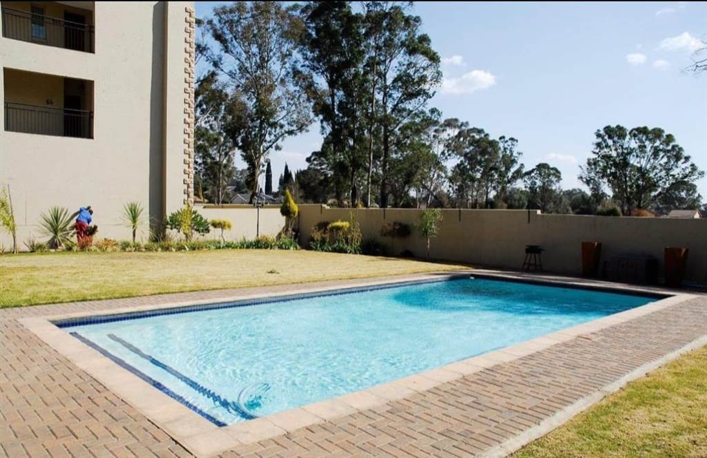 2 Bed Apartment in Brakpan North photo number 18