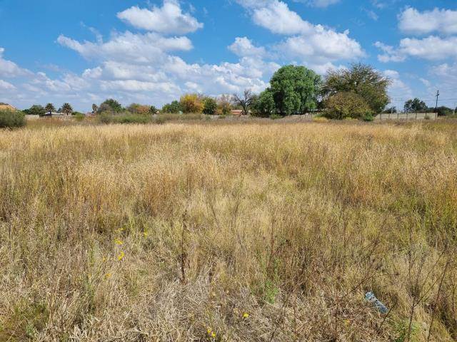 2035 m² Land available in Kookrus photo number 1