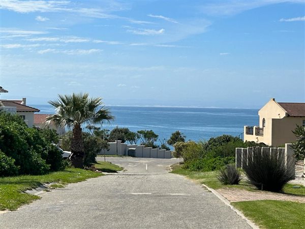 683 m² Land available in St Francis On Sea
