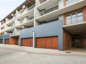 3 Bed Apartment in Baileys Muckleneuk