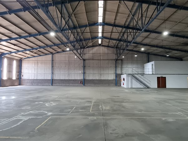 2 240  m² Industrial space