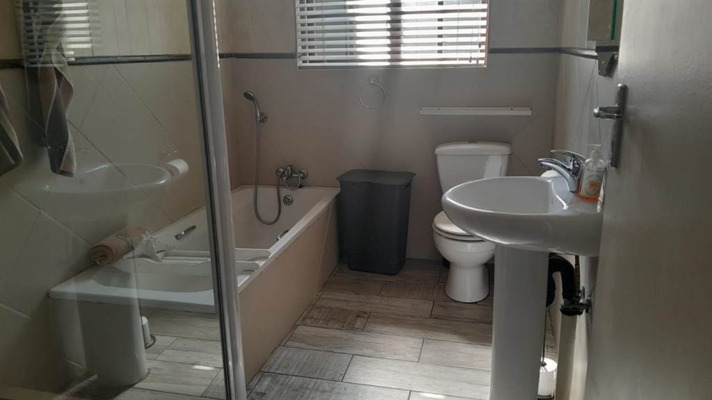 3 Bed House in Secunda photo number 9