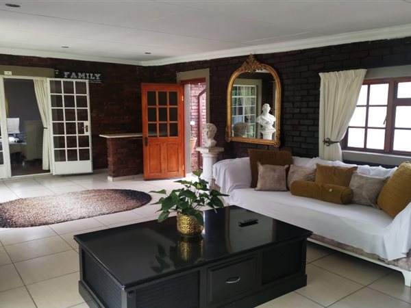 3 Bed House in Ruimsig