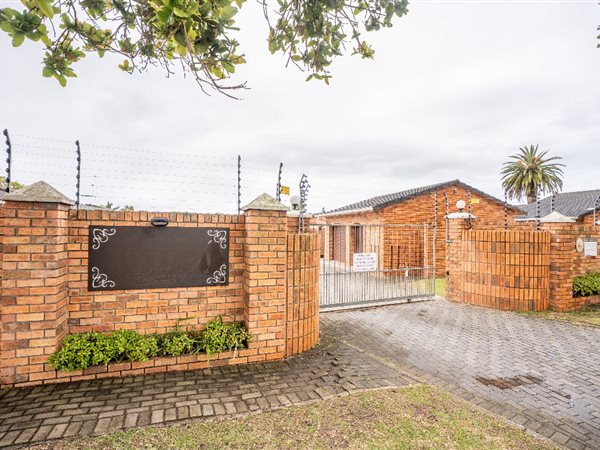 3 Bedroom Simplex 3 Bedroom Simplex